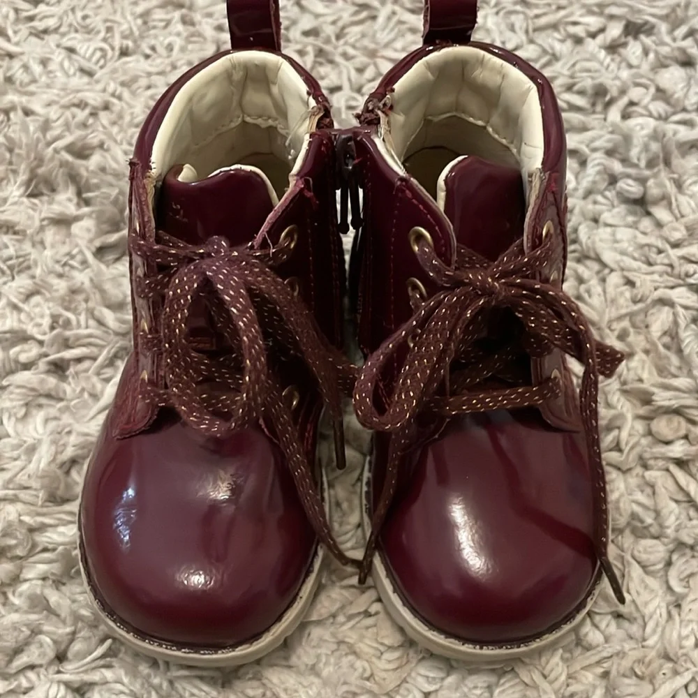 Clarks Dabi Lace Berry Patent Boots, Toddler Size 4.5